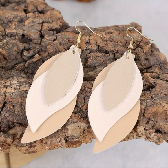 Unique 3-layer Leaf Design Retro Dangle Faux Leather Earrings - Picture 4 of 5